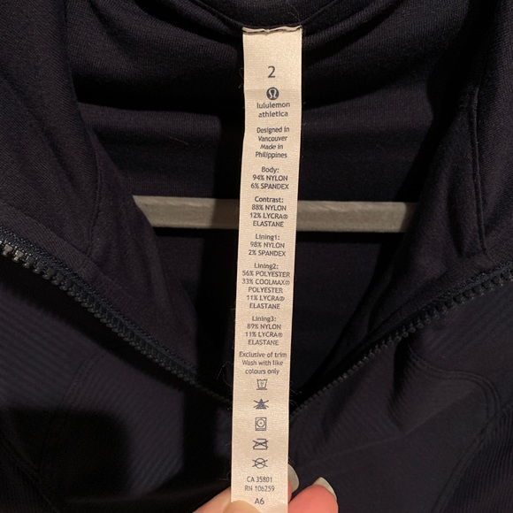 Lululemon navy zip up reversible hoodie never worn - Picture 2 of 6